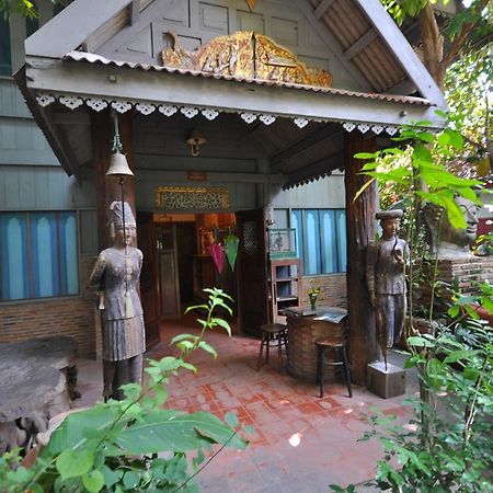Ayutthaya Bouchic Hostel Dış mekan fotoğraf