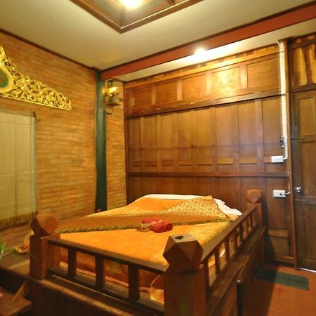Ayutthaya Bouchic Hostel Dış mekan fotoğraf