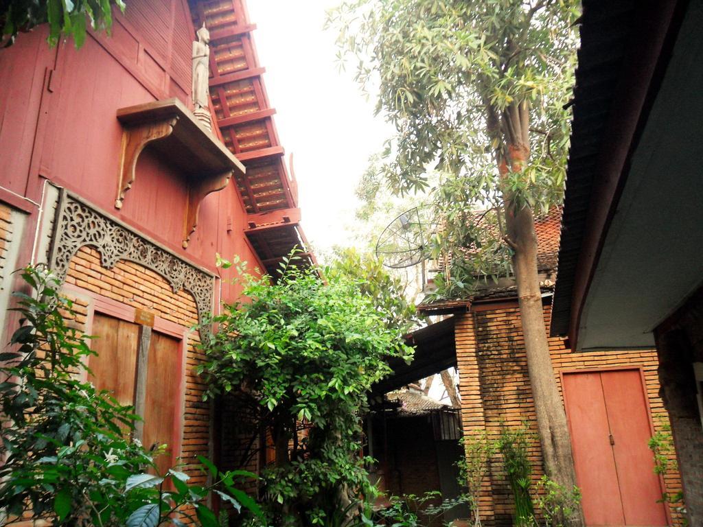 Ayutthaya Bouchic Hostel Dış mekan fotoğraf