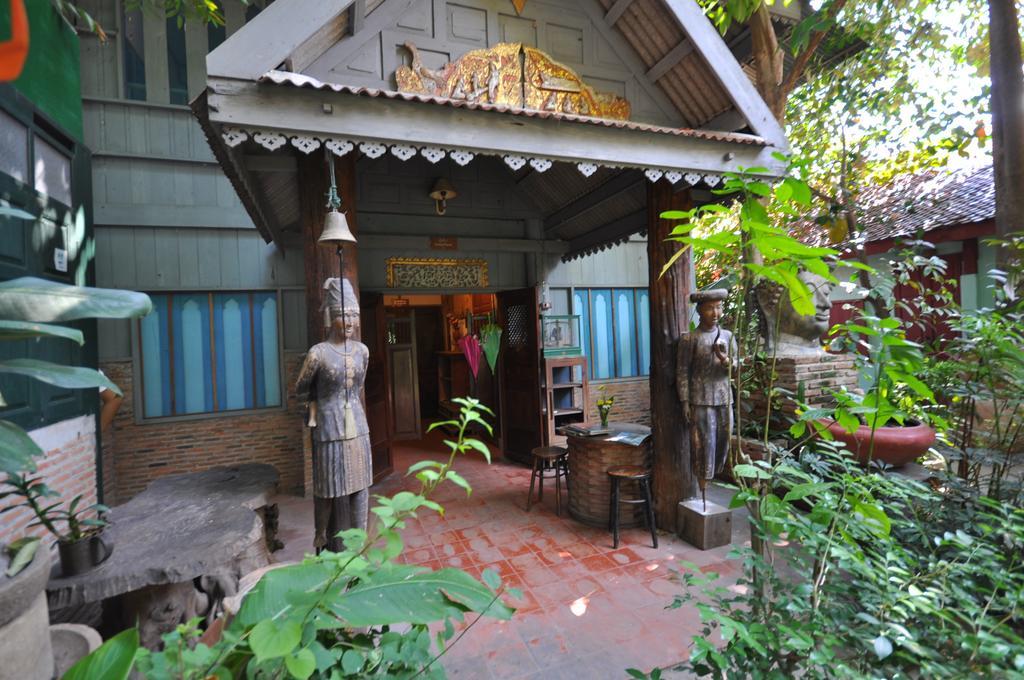 Ayutthaya Bouchic Hostel Dış mekan fotoğraf