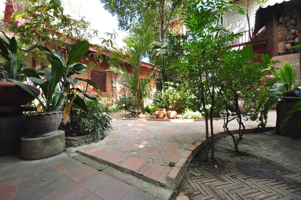 Ayutthaya Bouchic Hostel Dış mekan fotoğraf